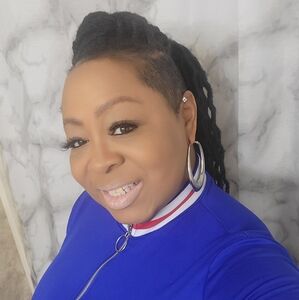 Meet your Posher, Alicia